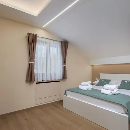 Vilani & Pool - Happy * Crikvenica