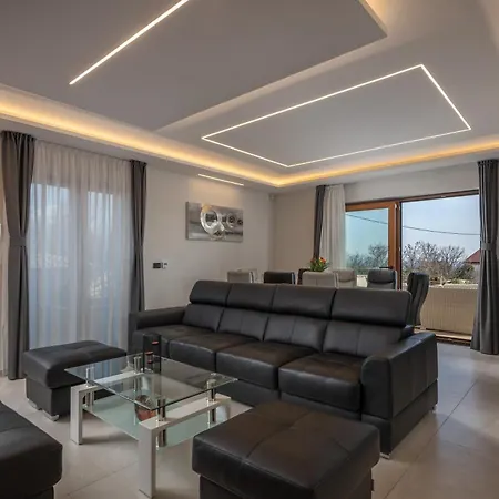 Vilani & Pool - Happy Apartmán Crikvenica