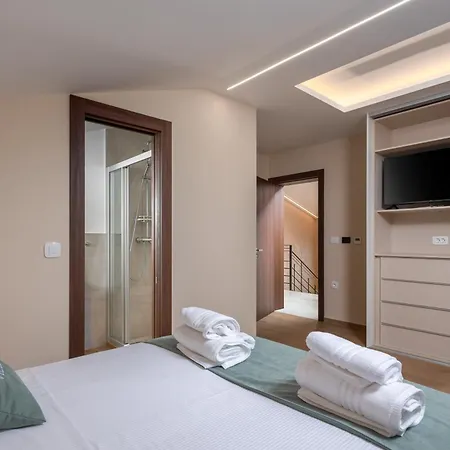 Vilani & Pool - Happy Apartmán Crikvenica