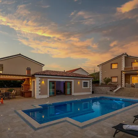 Vilani & Pool - Happy Apartmán Crikvenica