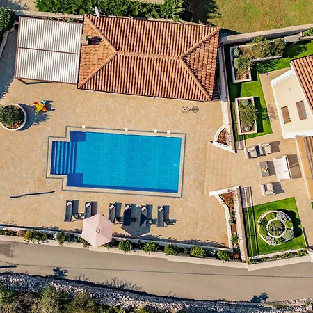 Vilani & Pool - Happy Crikvenica