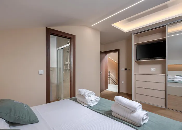 Vilani & Pool - Happy Apartment Crikvenica